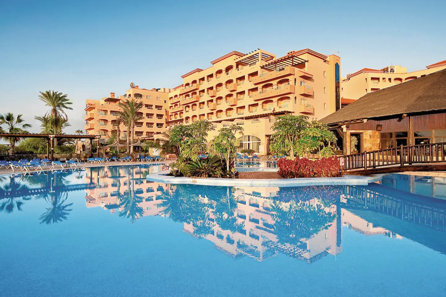 Elba Sara Beach & Golf Resort OUTDOOR_POOL