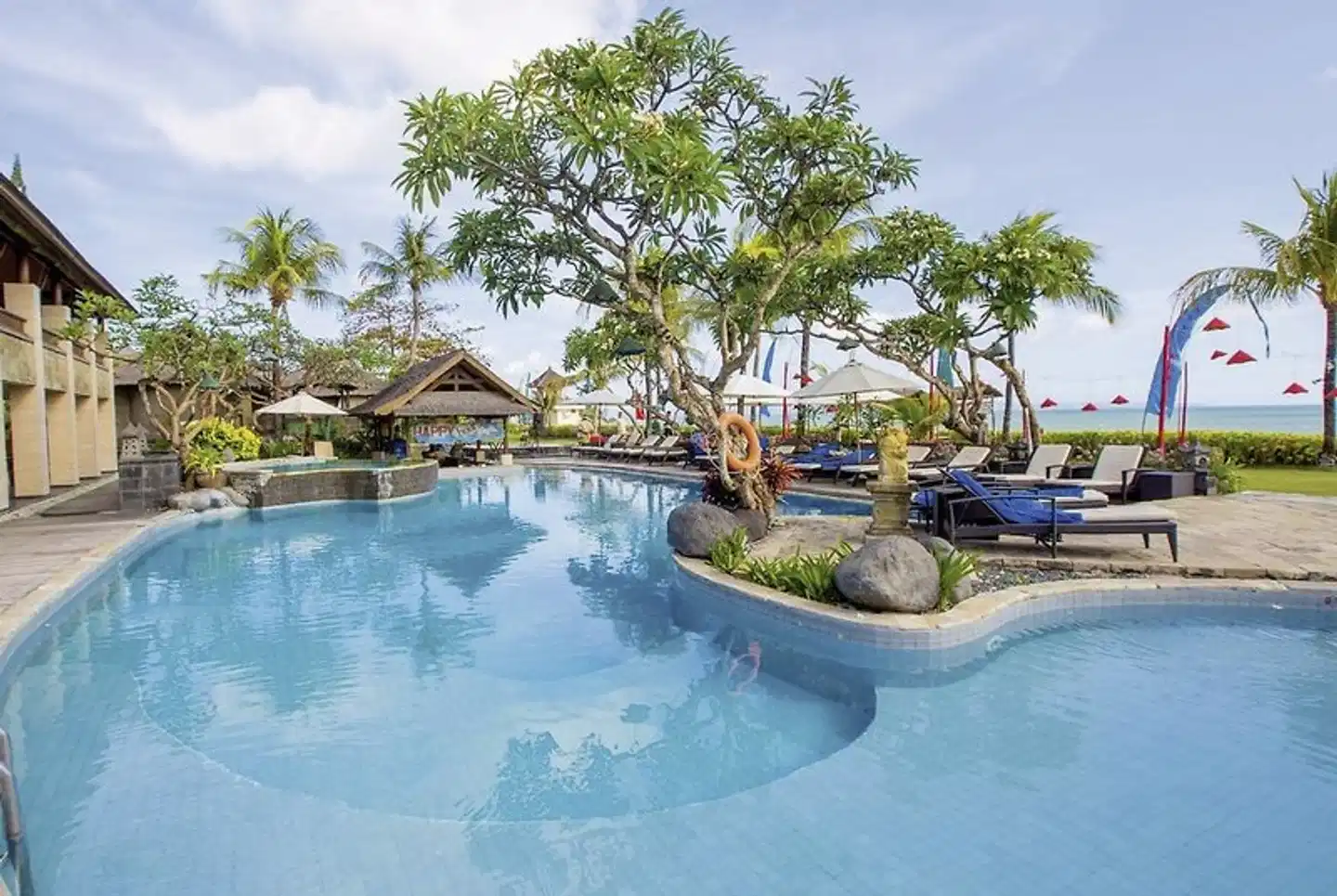 Grand Balisani Suites Pool