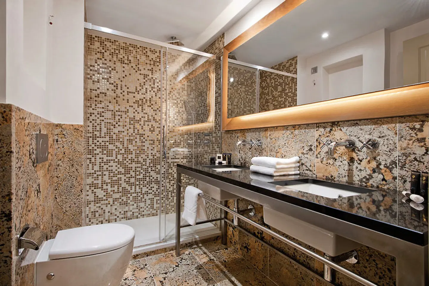 Hotel Royal Prague Badezimmer