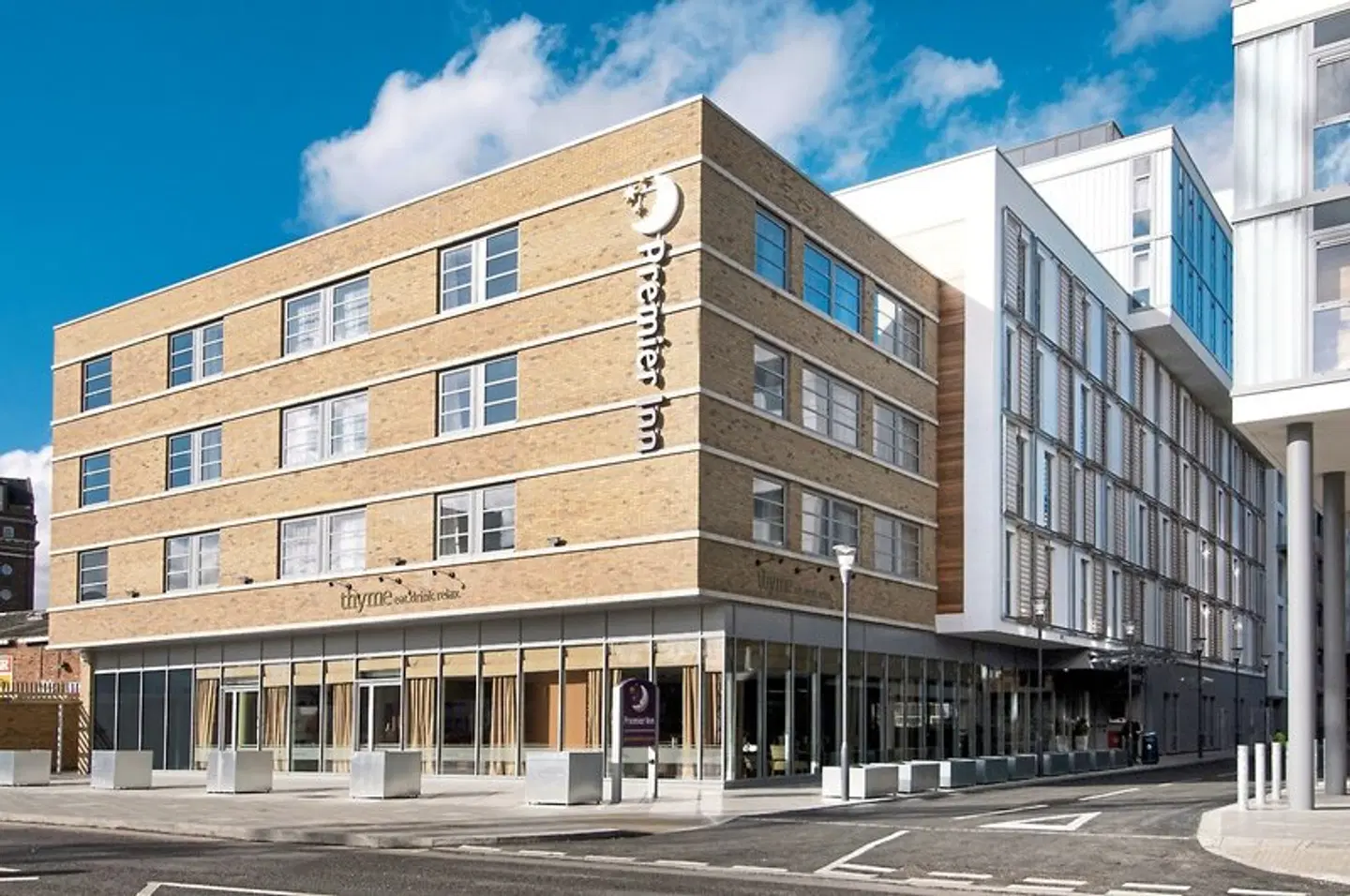 Premier Inn Greenwich EXTERIOR