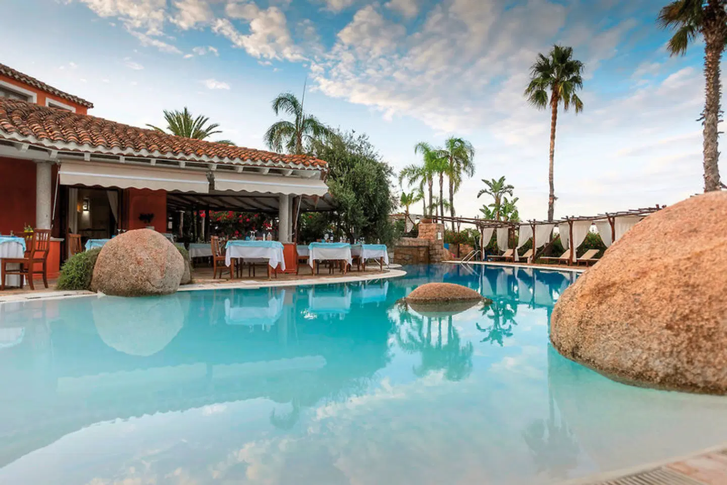 Galanias Hotel & Retreat OUTDOOR_POOL