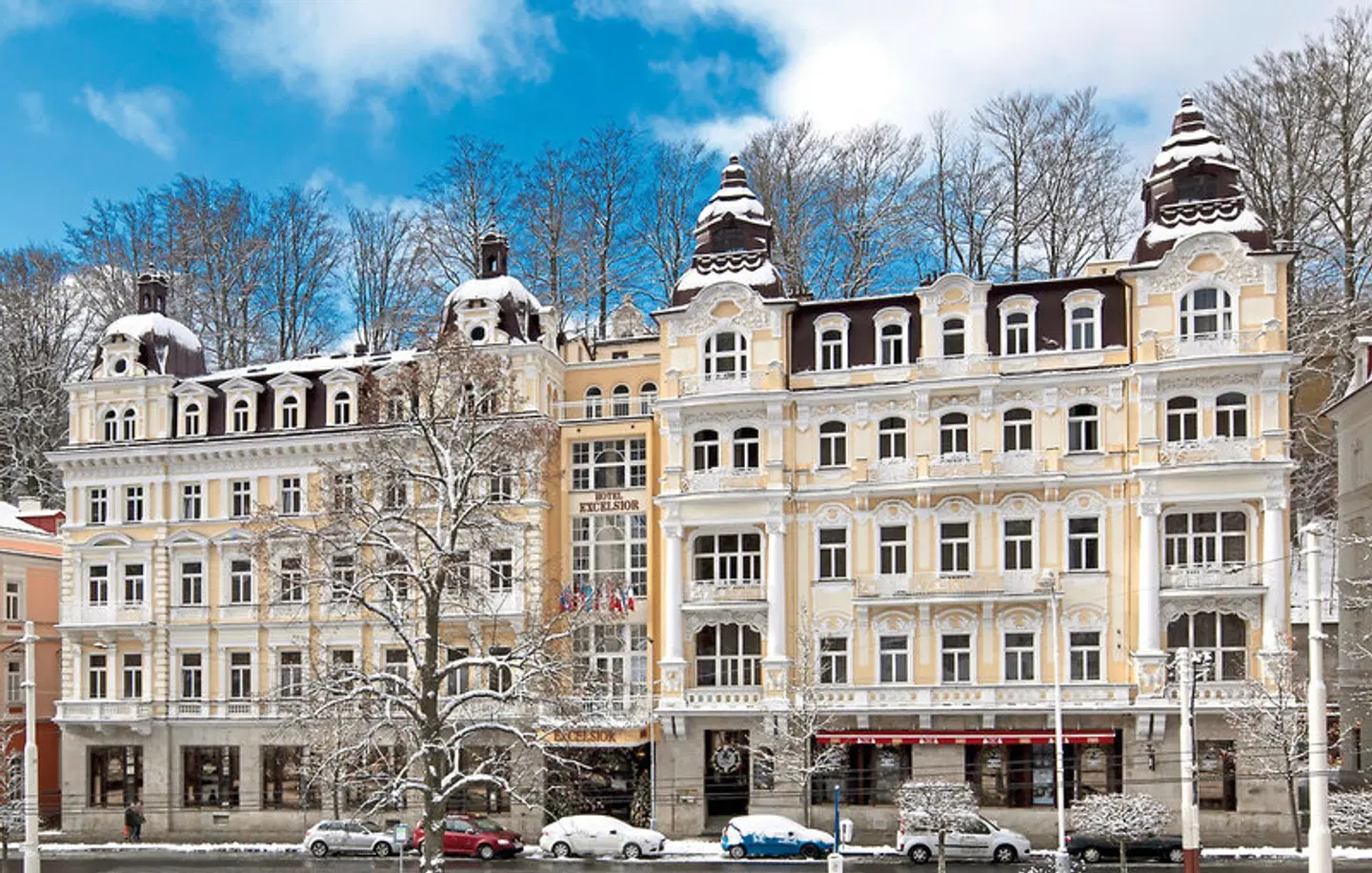 Excelsior EXTERIOR