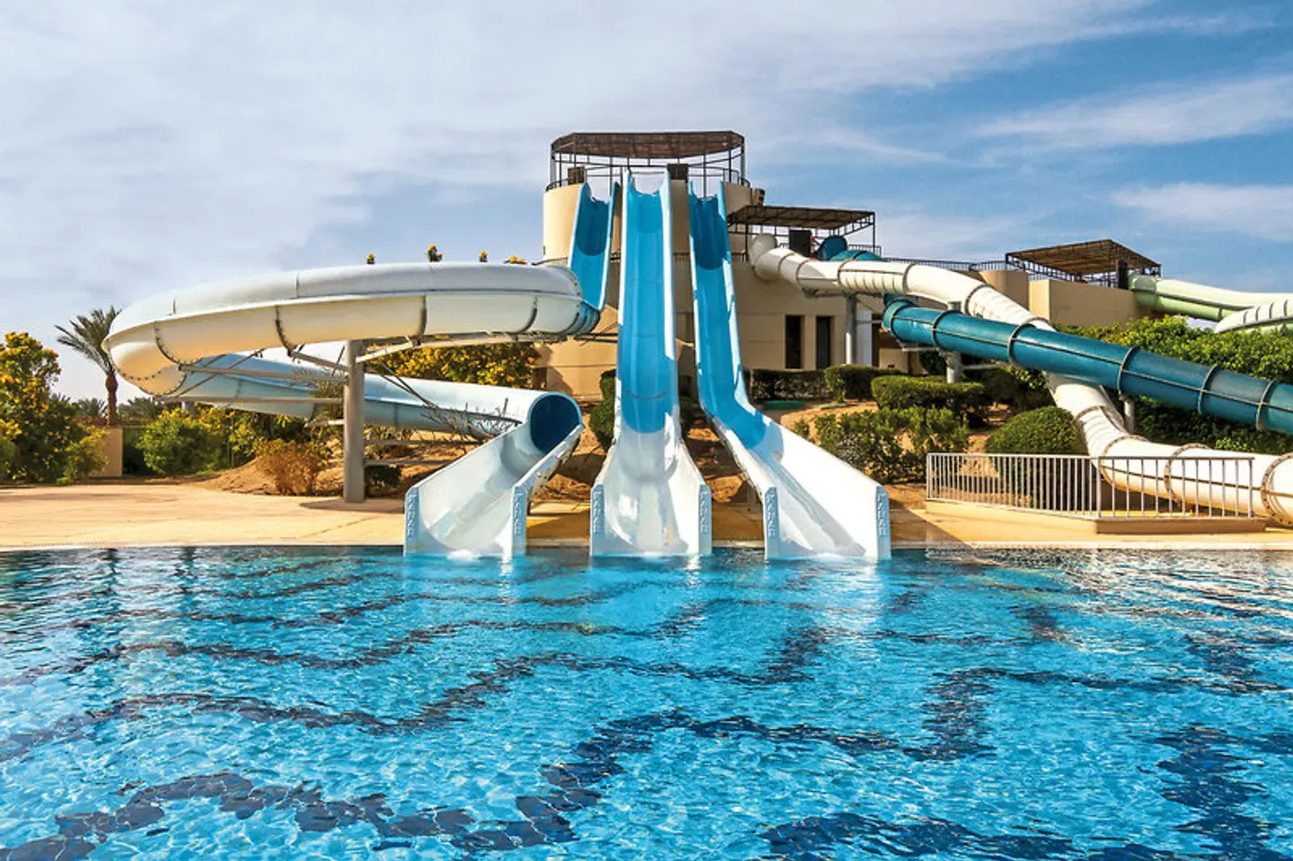JAZ Lamaya Resort OUTDOOR_POOL