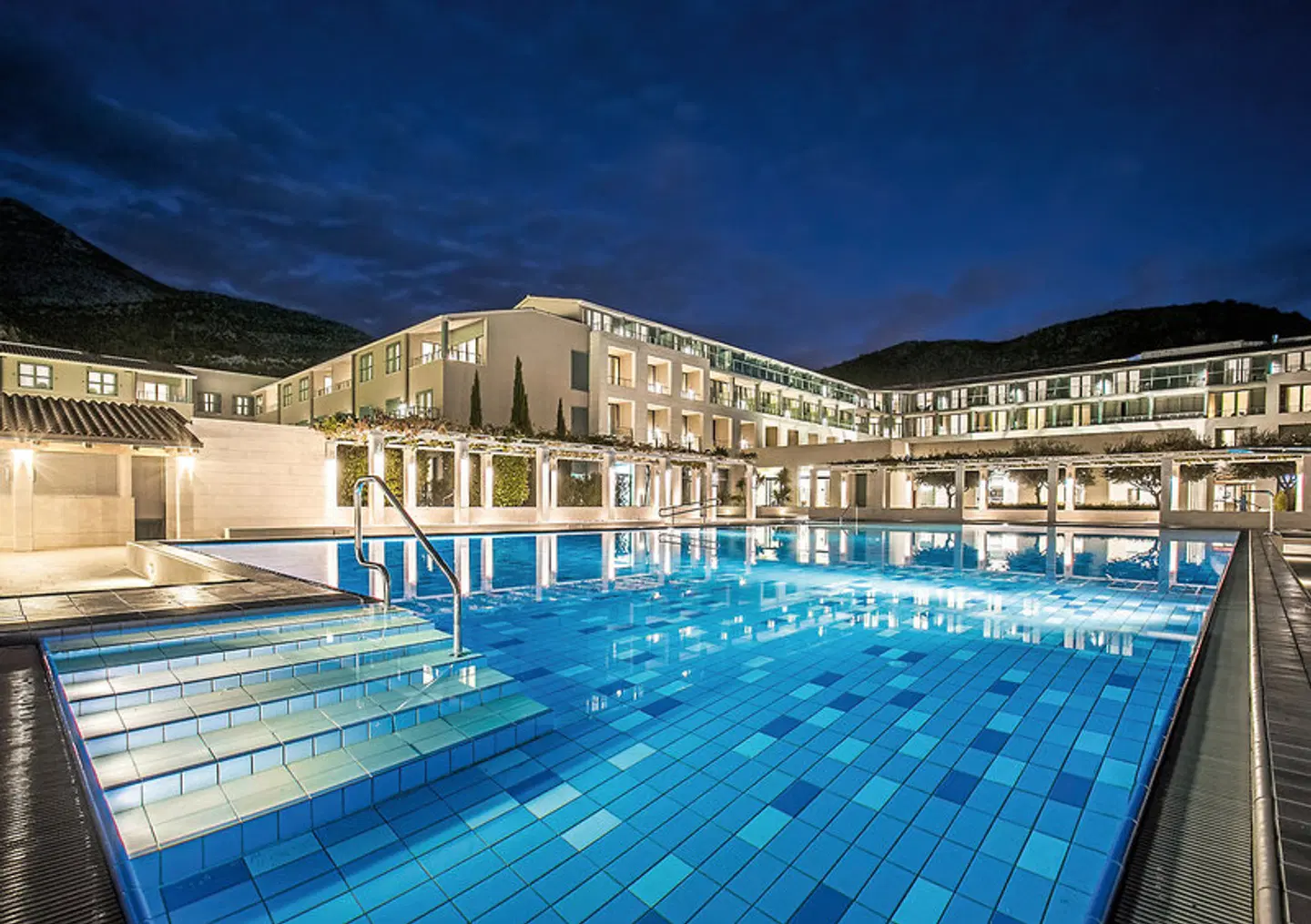 Admiral Grand OUTDOOR_POOL