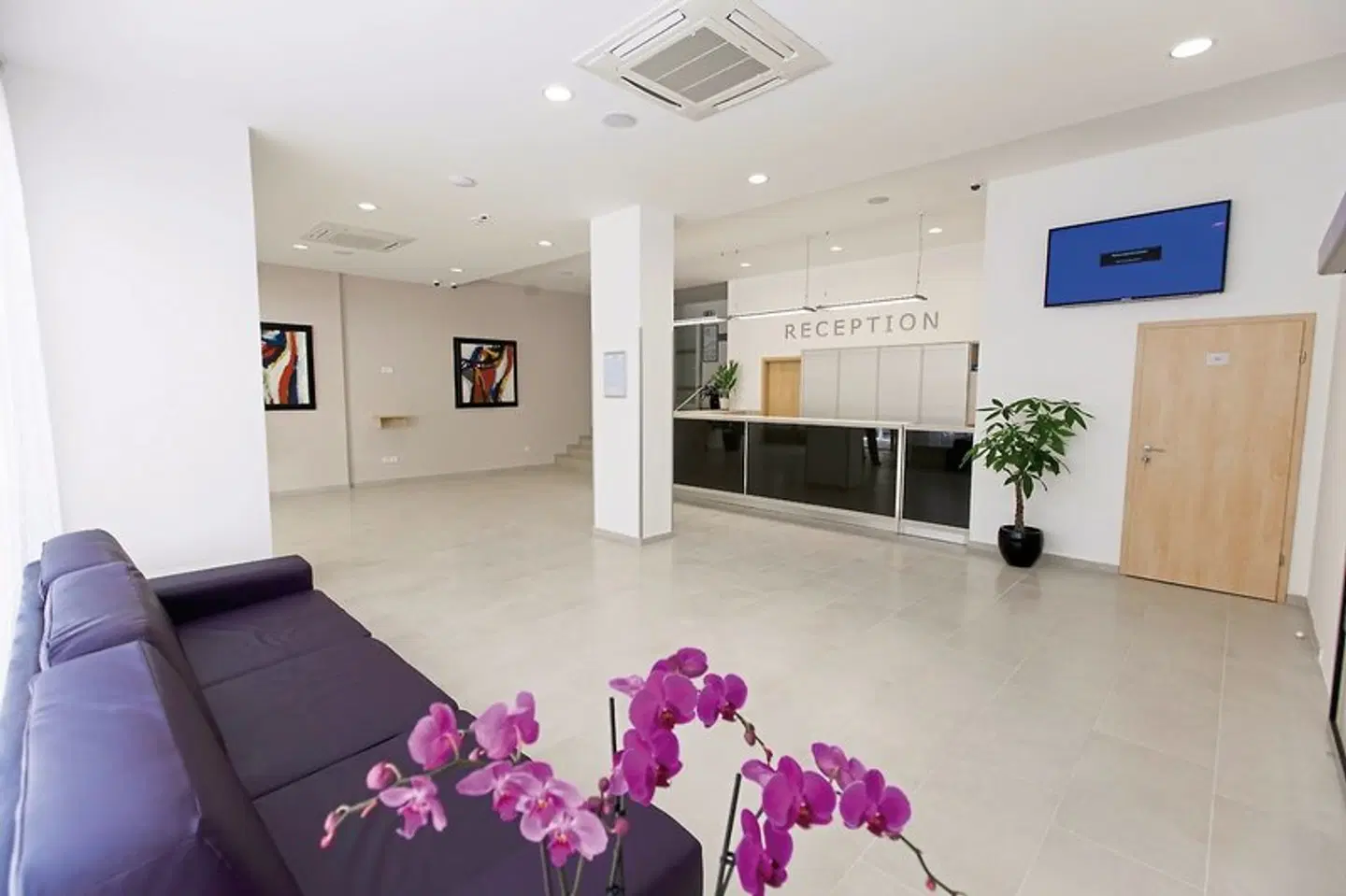 Slaven LOUNGE_LOBBY