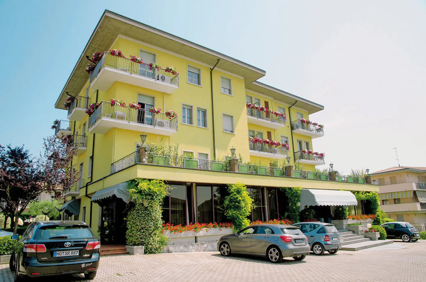 Bella Peschiera EXTERIOR