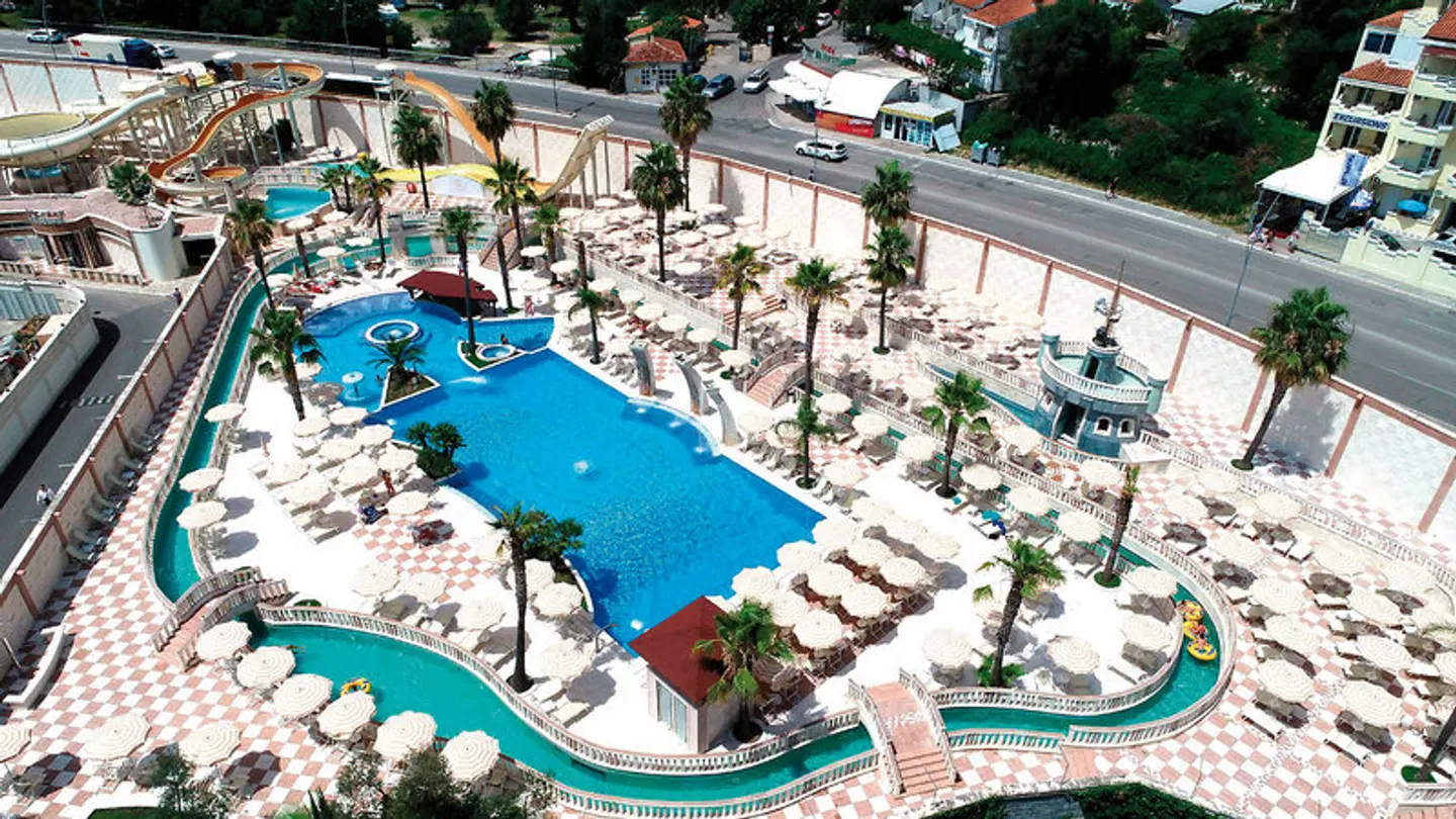 Mediteran Hotel & Resort OUTDOOR_POOL