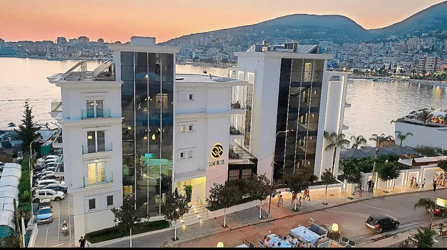 Demi Hotel Terrasse