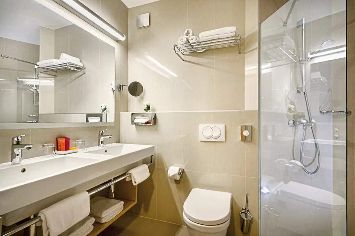 Valamar Parentino Hotel Badezimmer
