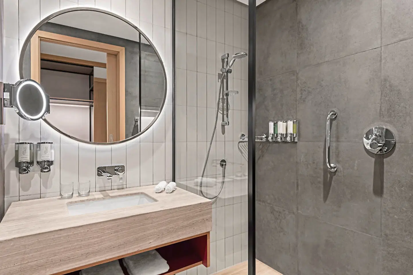Hampton by Hilton Marjan Island Badezimmer