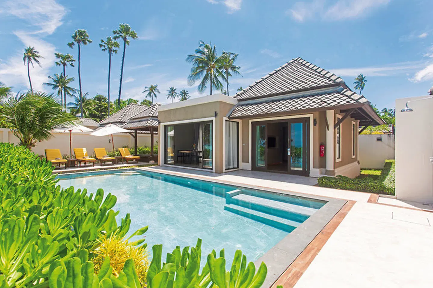 Fair House Villas & Spa OUTDOOR_POOL