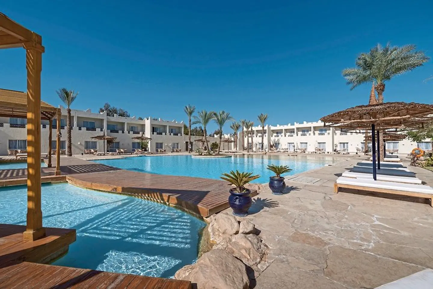 Reef Oasis Beach Resort OUTDOOR_POOL