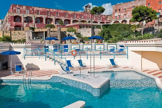 Royal Continental OUTDOOR_POOL
