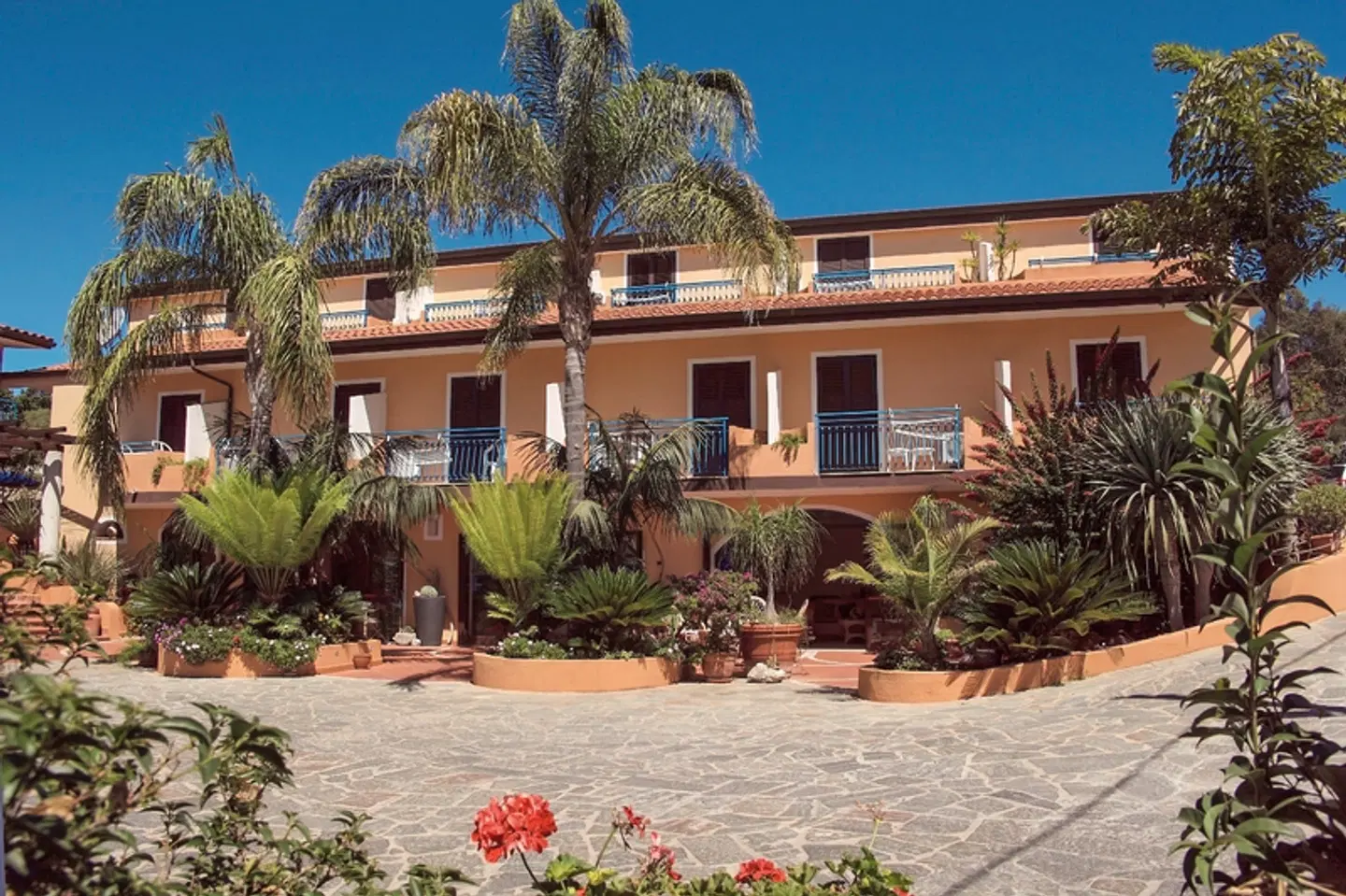 Grotticelle EXTERIOR