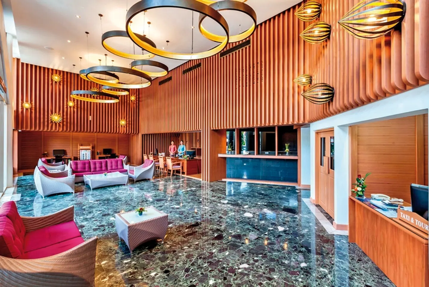 Beyond Resort Karon Hallenbad