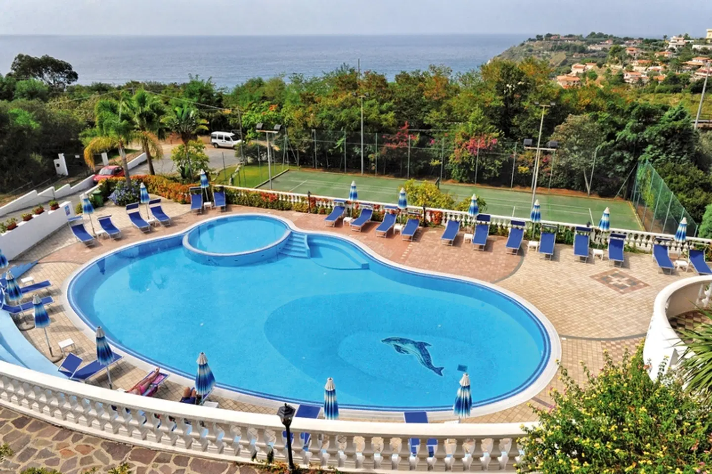 Villaggio Pineta Petto Bianco OUTDOOR_POOL