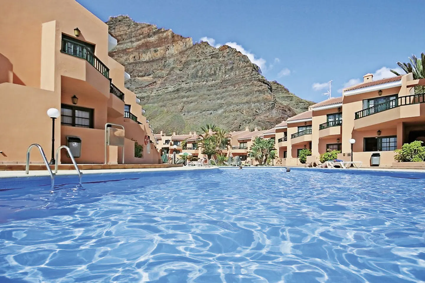 Tres Palmeras OUTDOOR_POOL