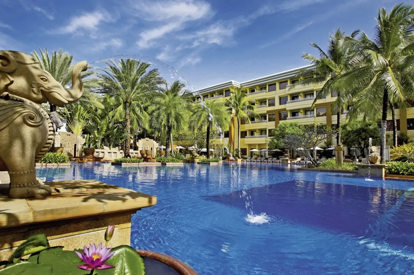 Holiday Inn Resort Phuket OUTDOOR_POOL