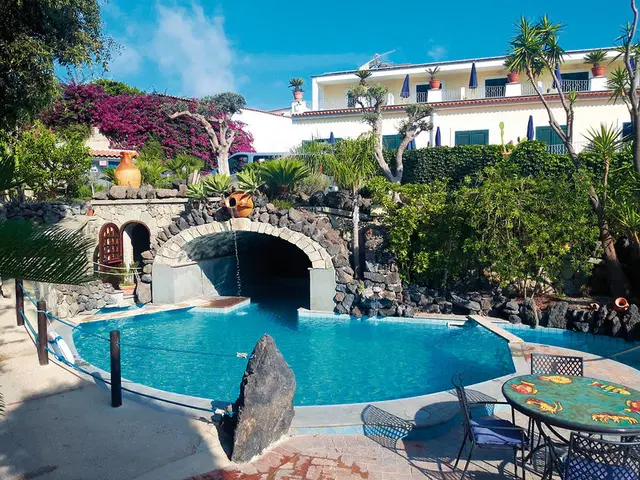 Belvedere OUTDOOR_POOL