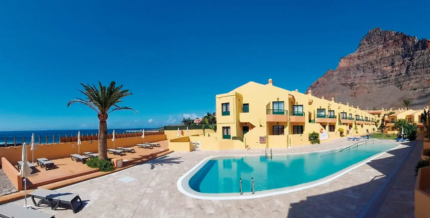 Tres Palmeras OUTDOOR_POOL