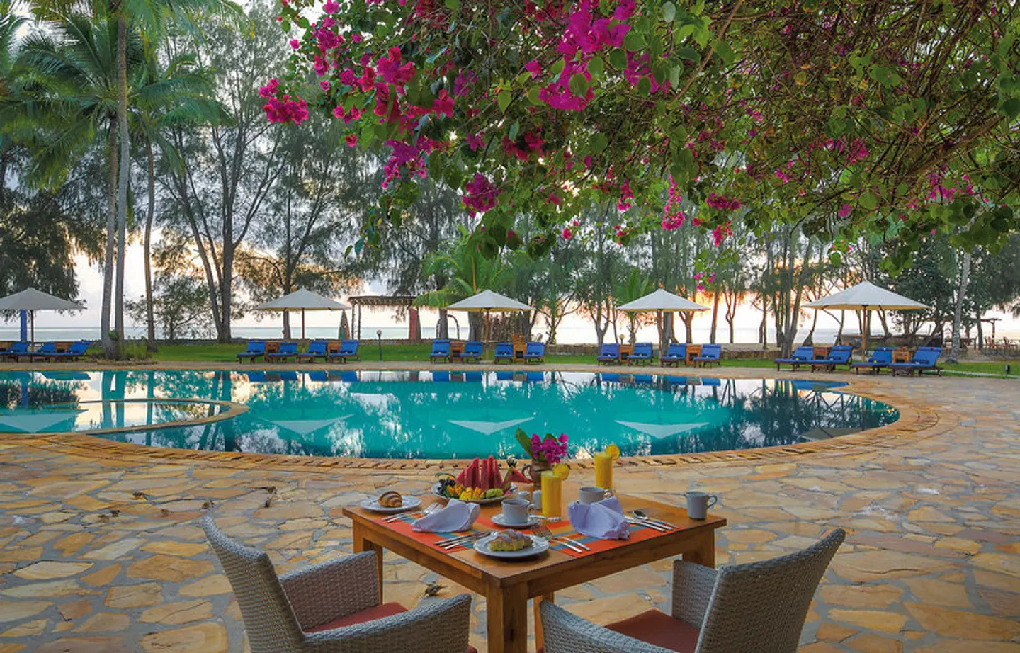 Bluebay Beach Resort & Spa OUTDOOR_POOL