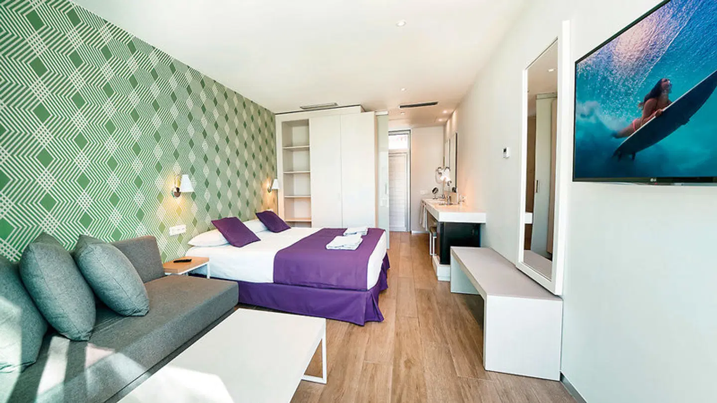 Nayra ROOM_EXAMPLE