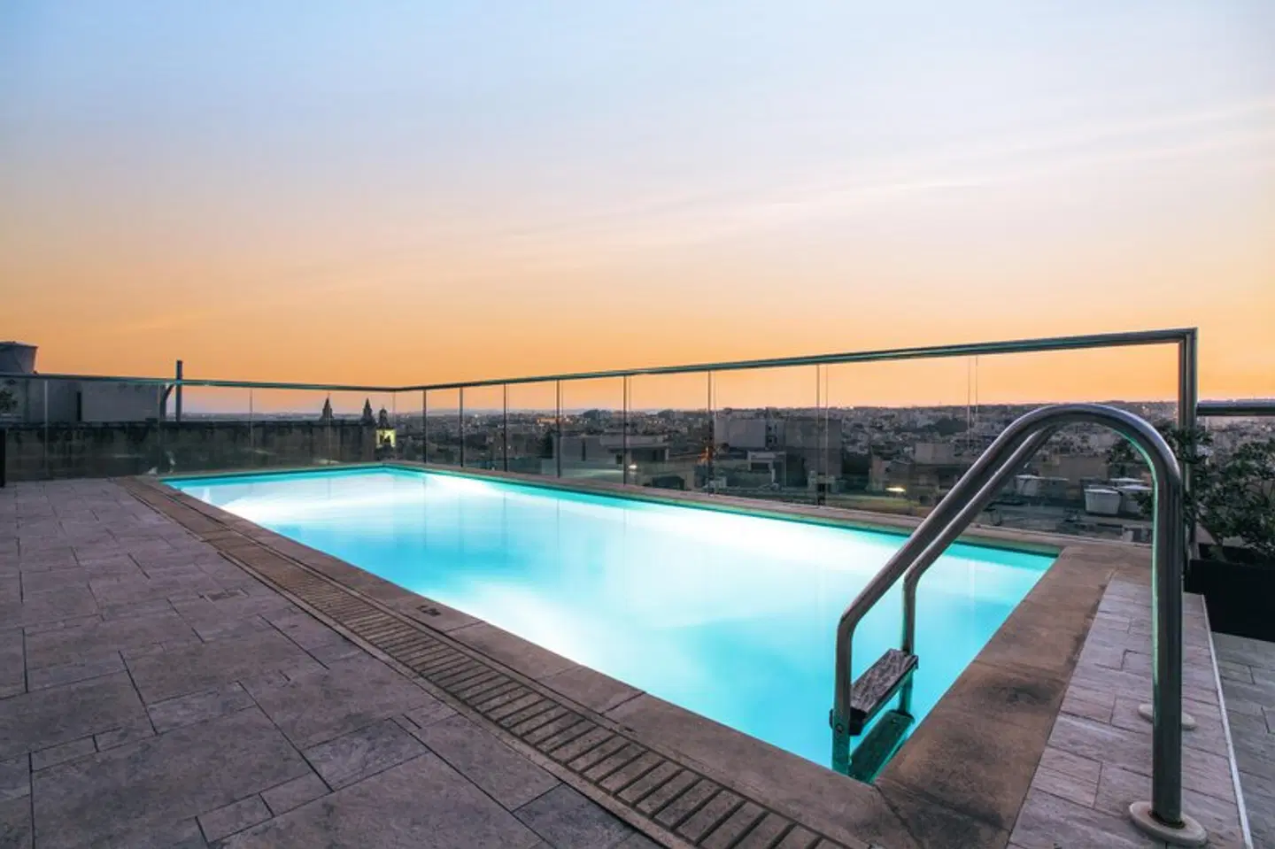 AX Victoria Hotel OUTDOOR_POOL