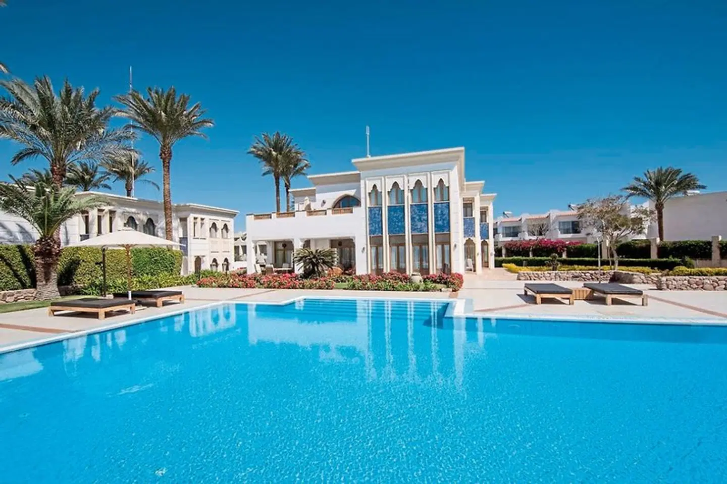 Reef Oasis Beach Resort OUTDOOR_POOL