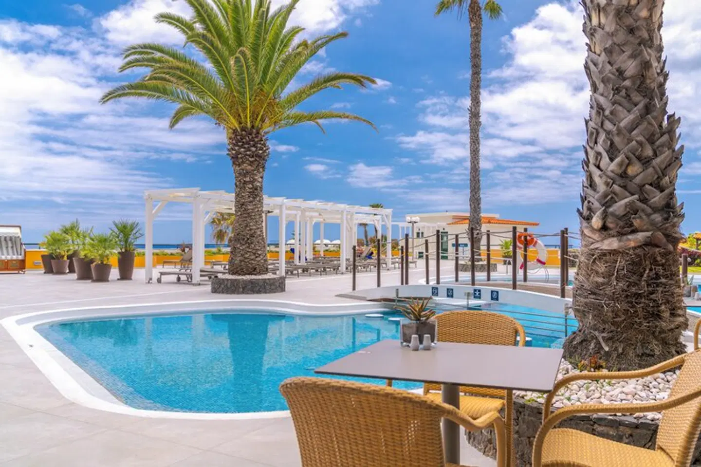 Sentido Galosol OUTDOOR_POOL