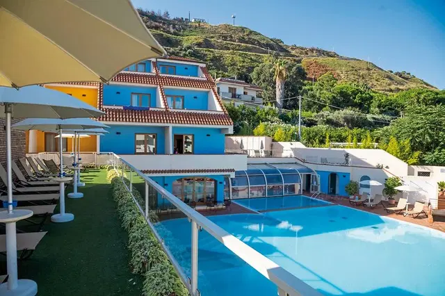 Hotel Tropis OUTDOOR_POOL