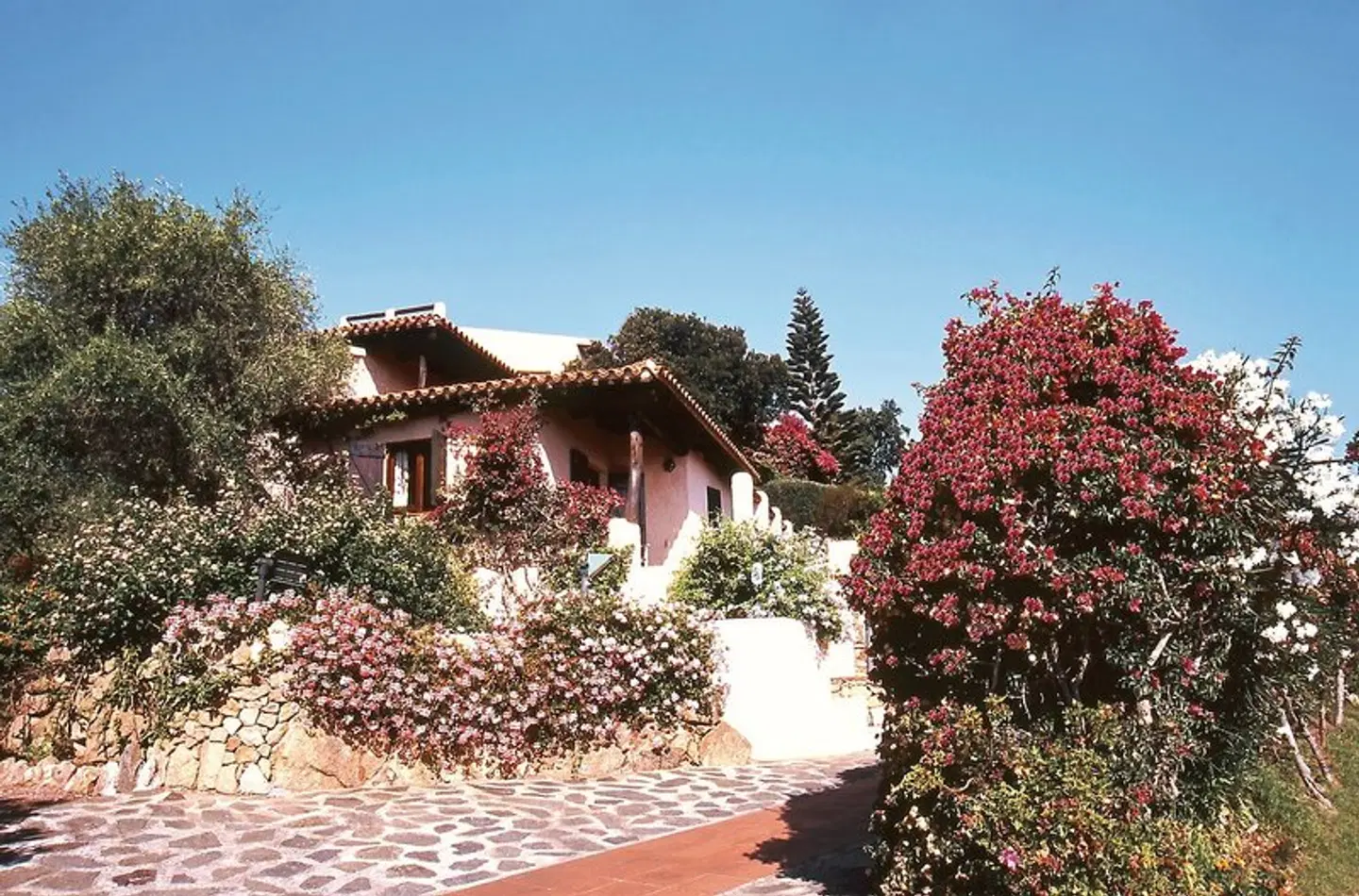 Don Diego EXTERIOR