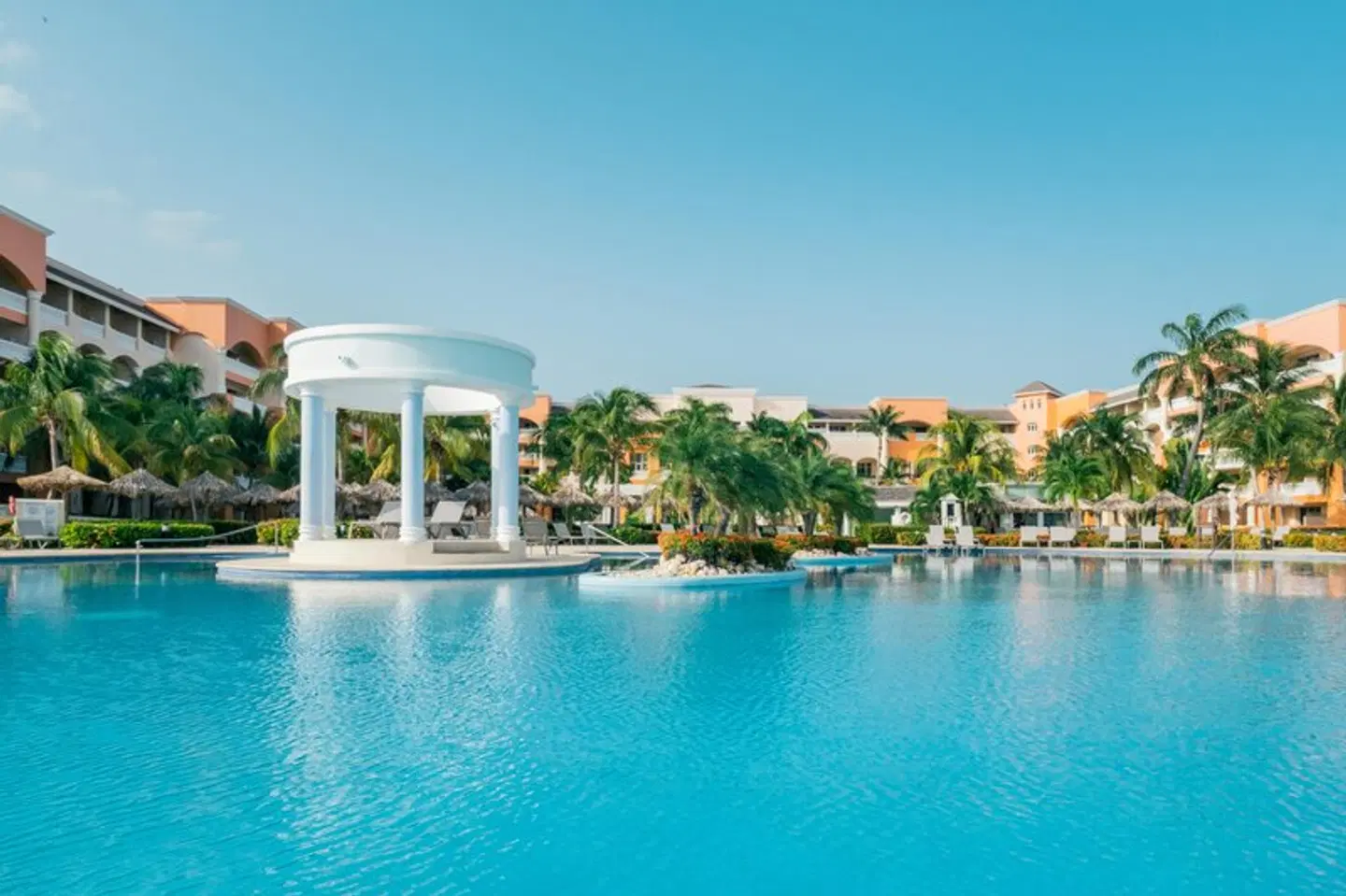 Iberostar Selection Rose Hall Suites OUTDOOR_POOL