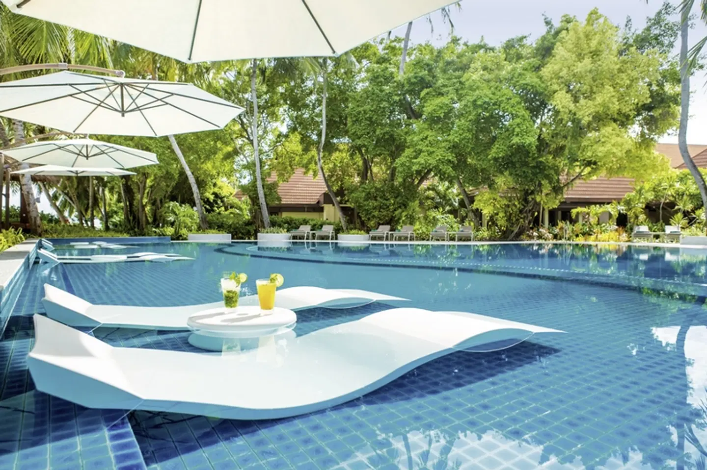 Niva Kurumba Maldives OUTDOOR_POOL