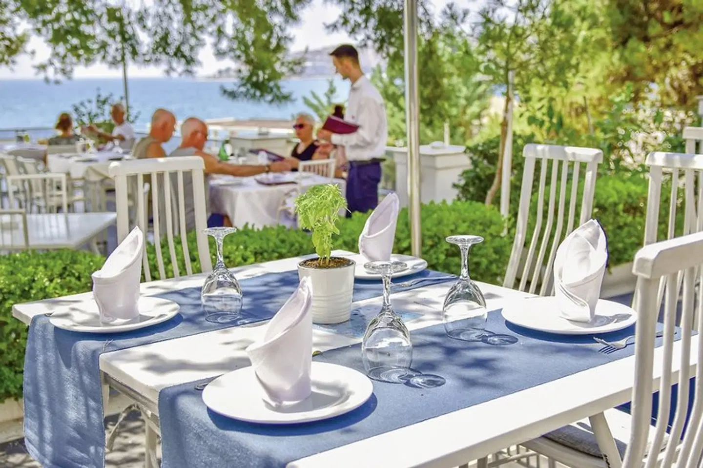 Jaroal Hotel TERRACE