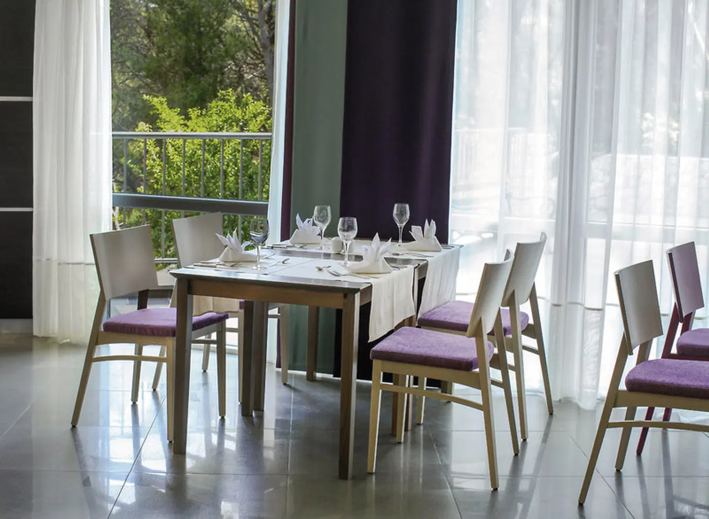 Aurora RESTAURANT