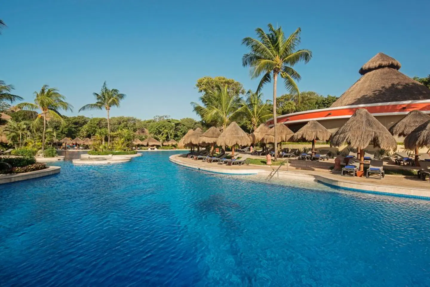 Iberostar Waves Quetzal OUTDOOR_POOL