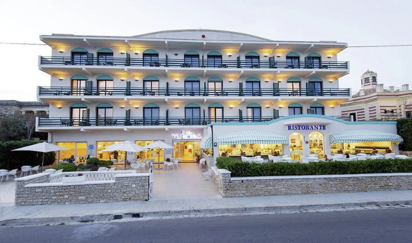 Hotel Terminal EXTERIOR