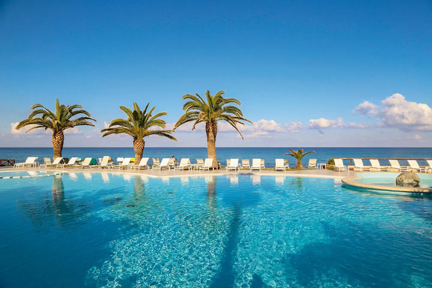 Cala di Volpe OUTDOOR_POOL