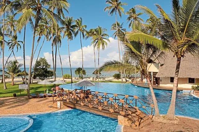 Ocean Paradise Resort & Spa OUTDOOR_POOL