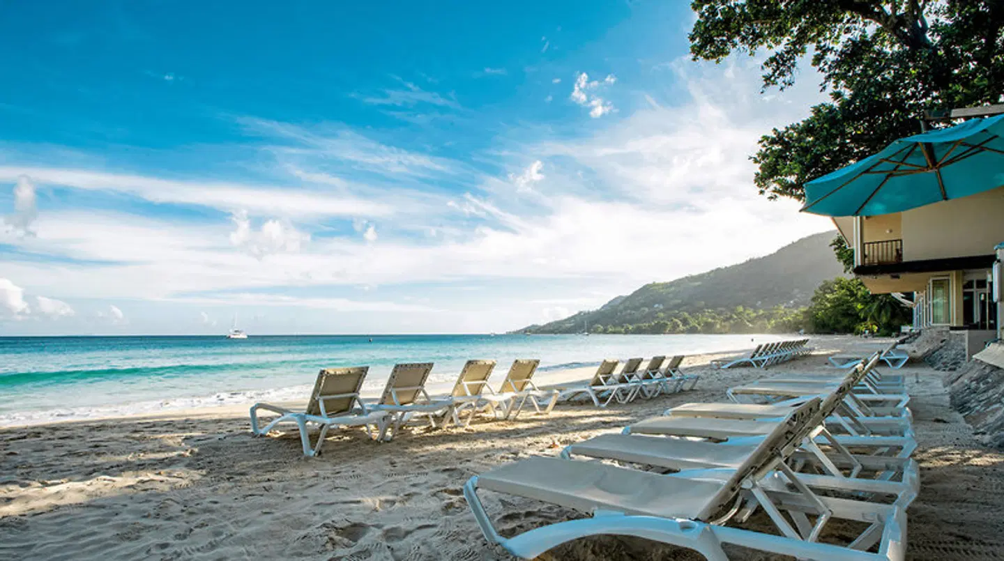 Coral Strand Smart Choice Hotel BEACH