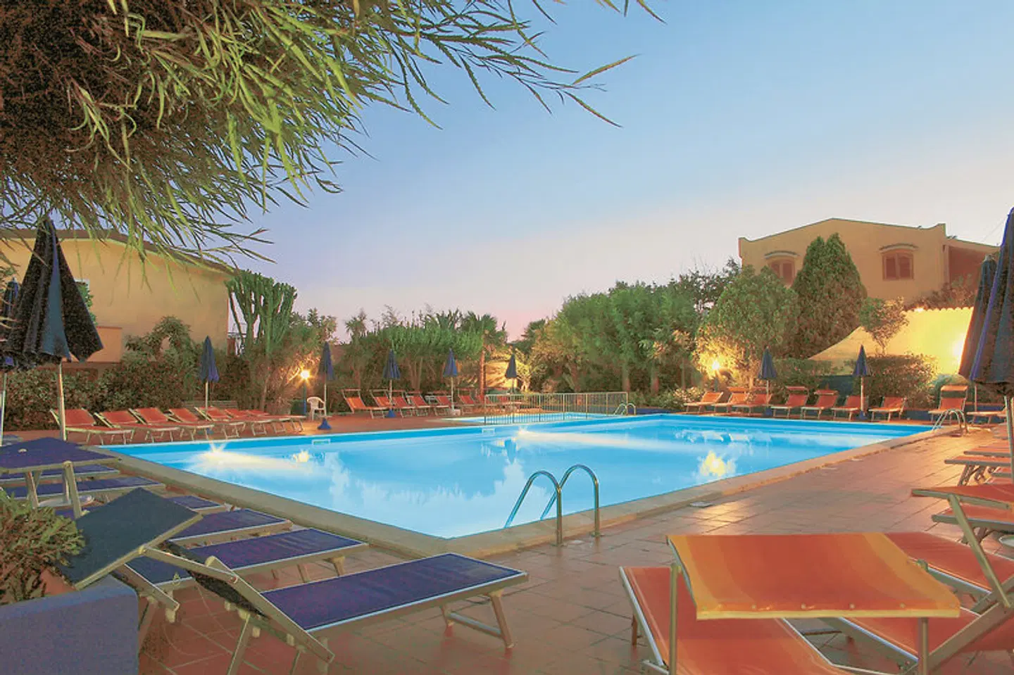 Grotticelle OUTDOOR_POOL