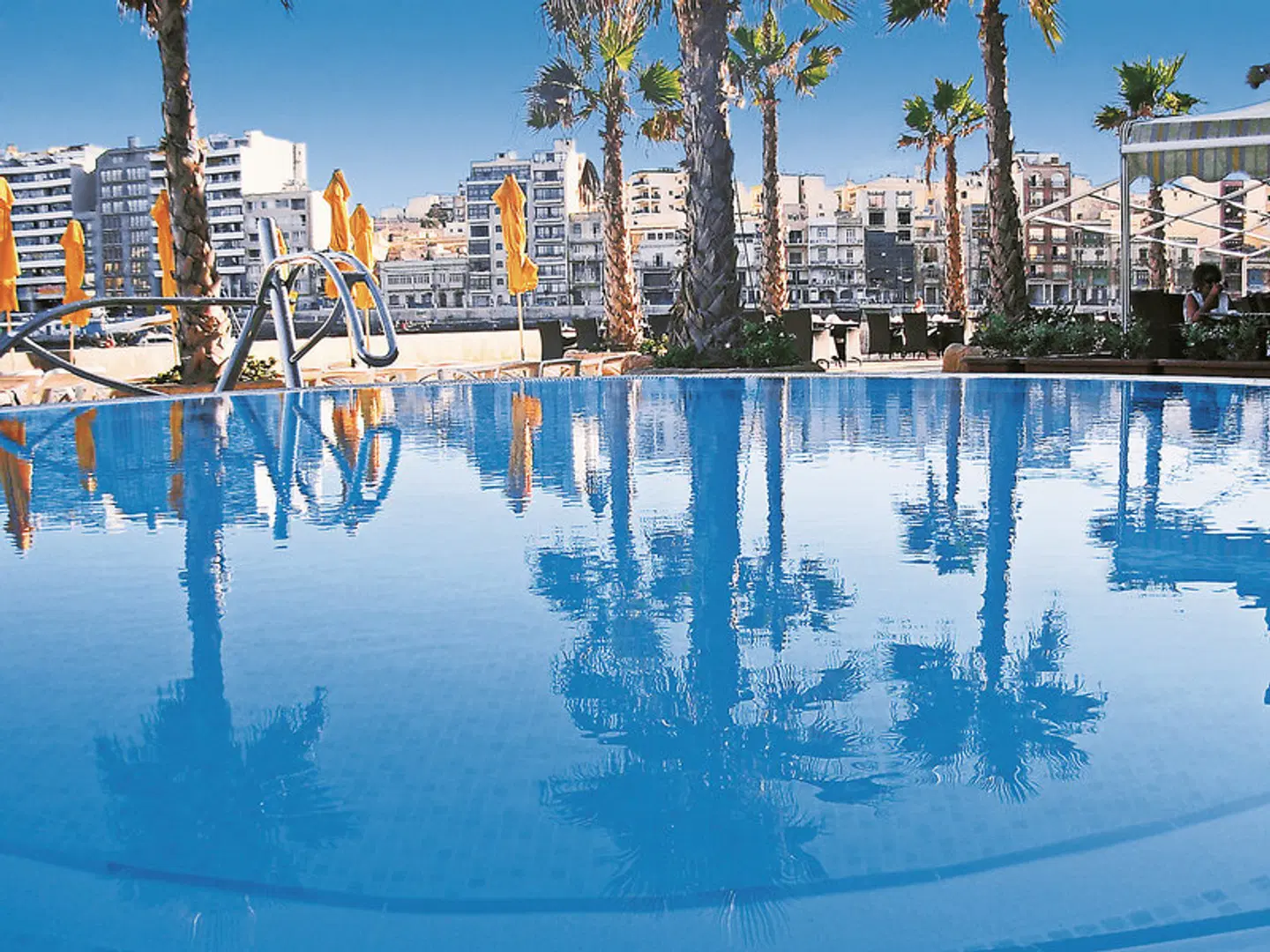 Cavalieri Art Hotel OUTDOOR_POOL