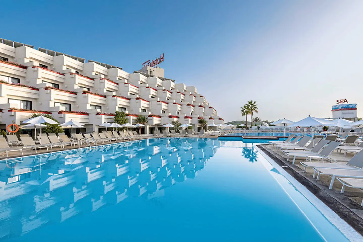 Alexandre Hotel Gala OUTDOOR_POOL