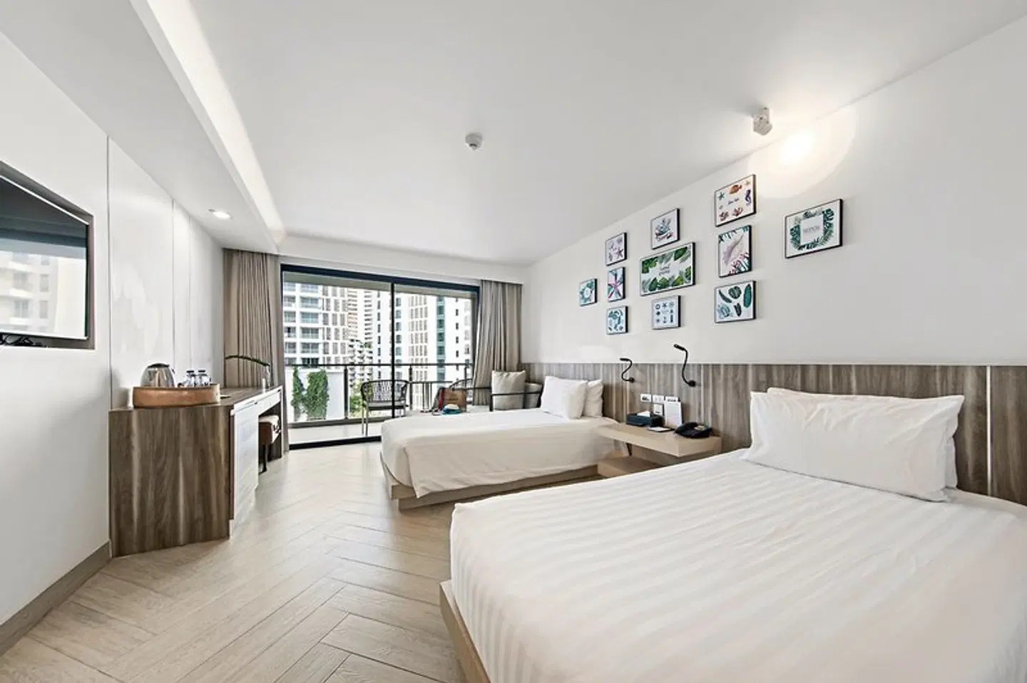 Golden Tulip Pattaya Beach Resort ROOM_EXAMPLE