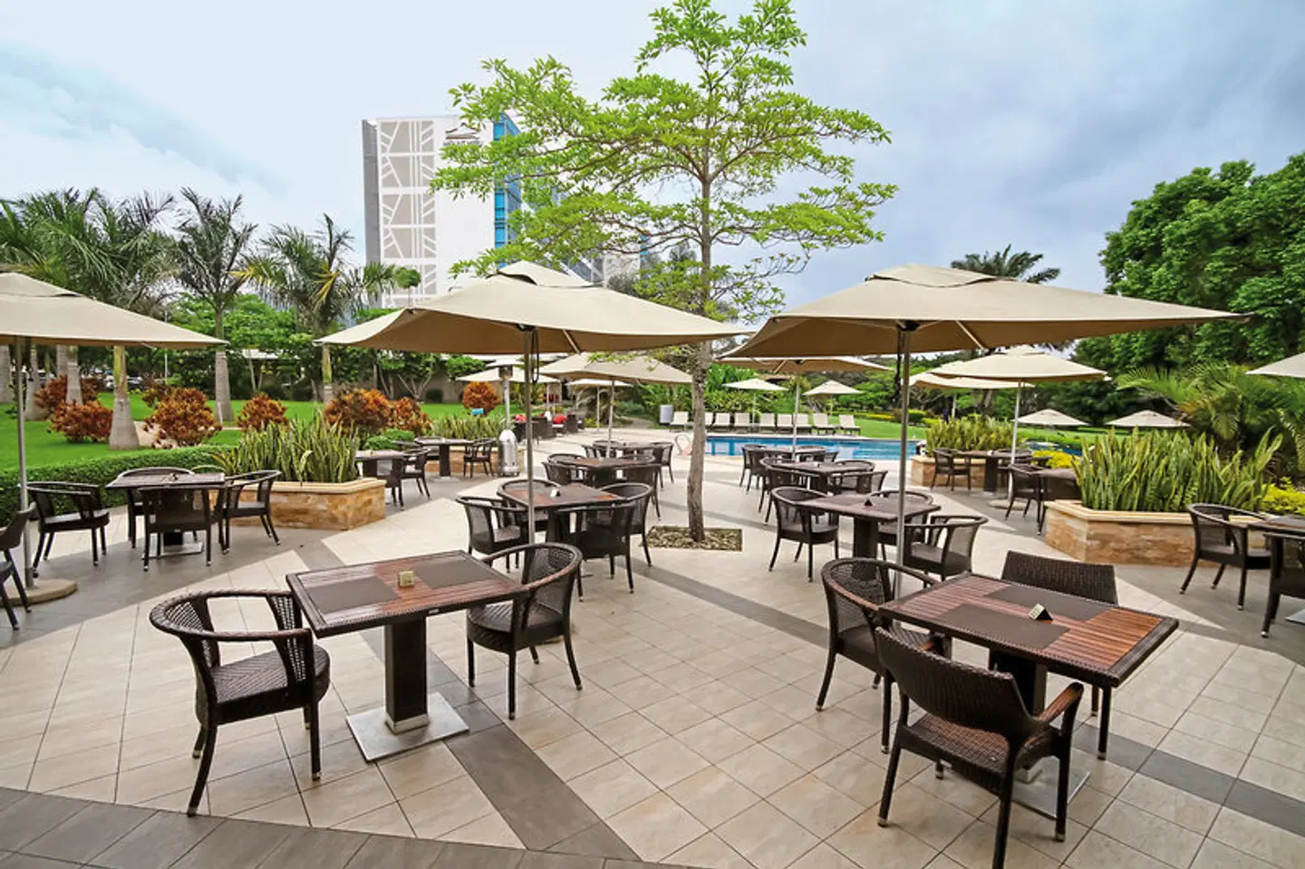 Mount Meru Hotel Terrasse