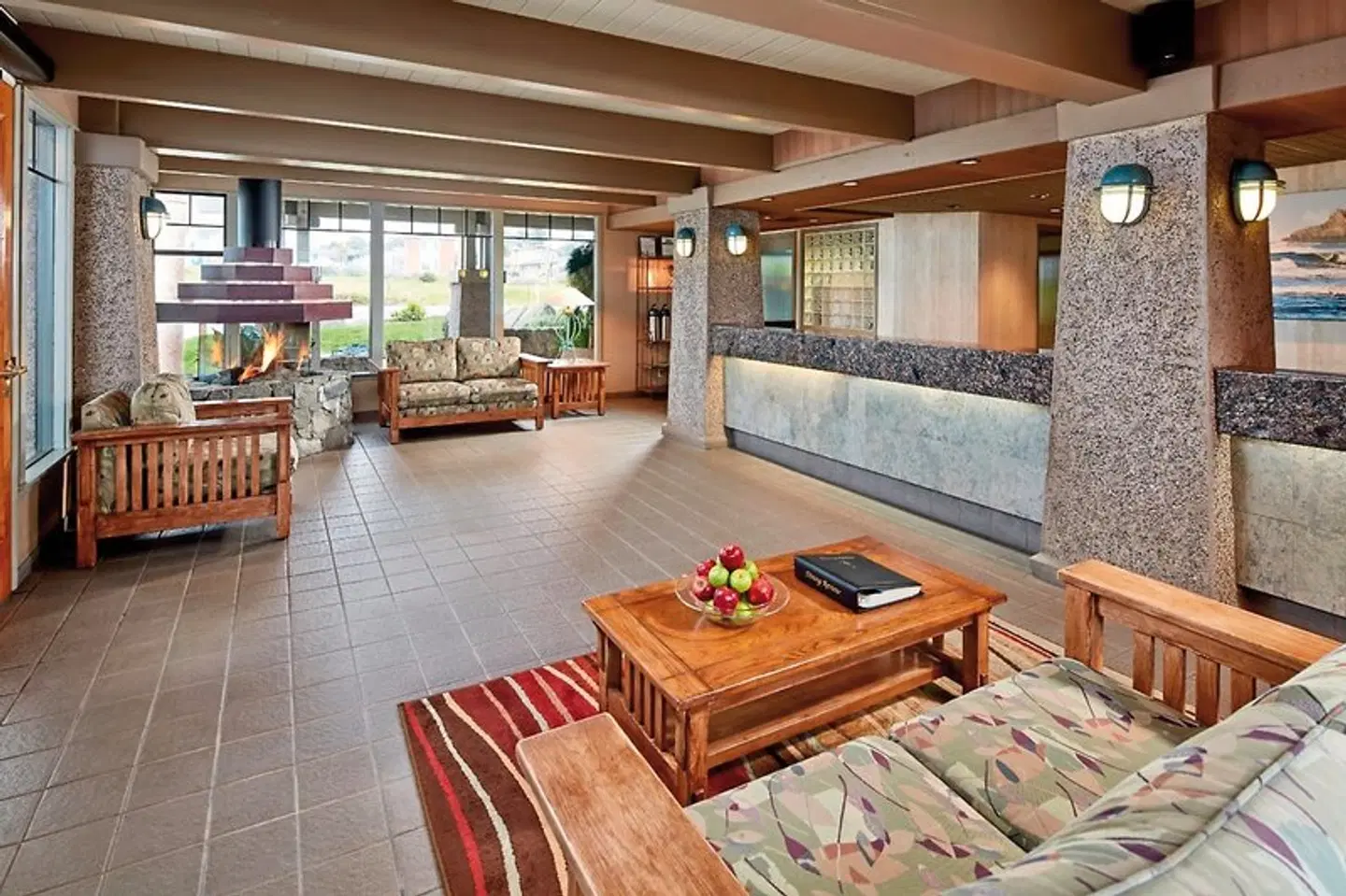 Cavalier Oceanfront Resort LOUNGE_LOBBY