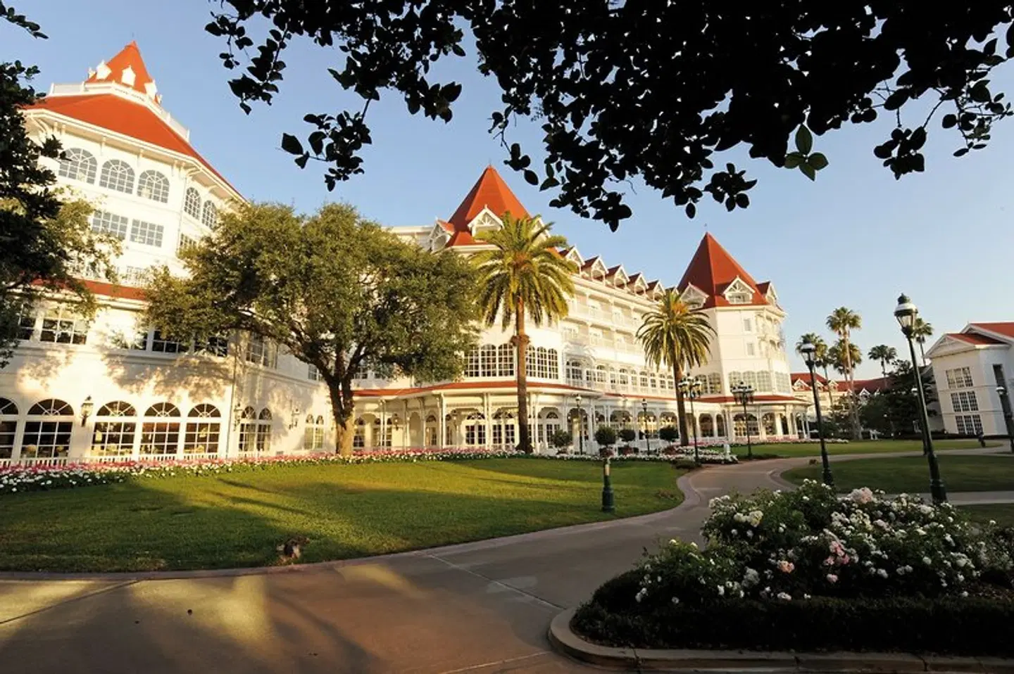 Disney's Grand Floridian Resort & Spa EXTERIOR