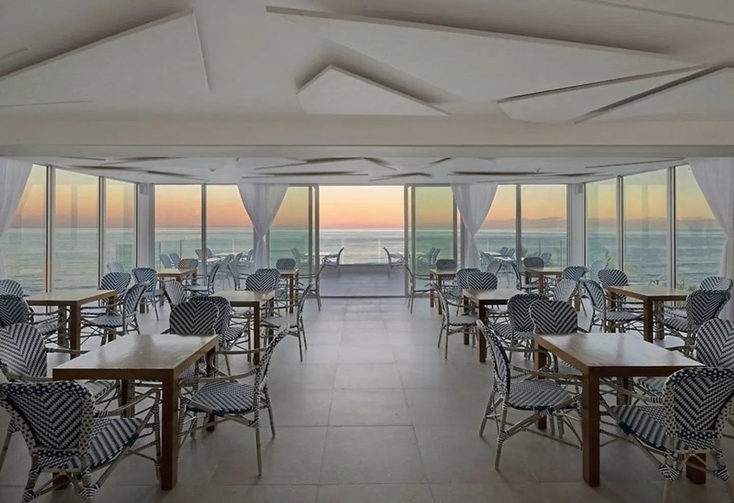 MB Hotel, Trademark Collection by Wyndham Restaurant