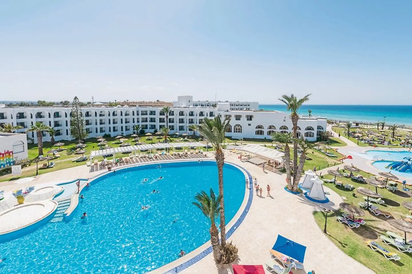 Le Soleil Bella Vista OUTDOOR_POOL