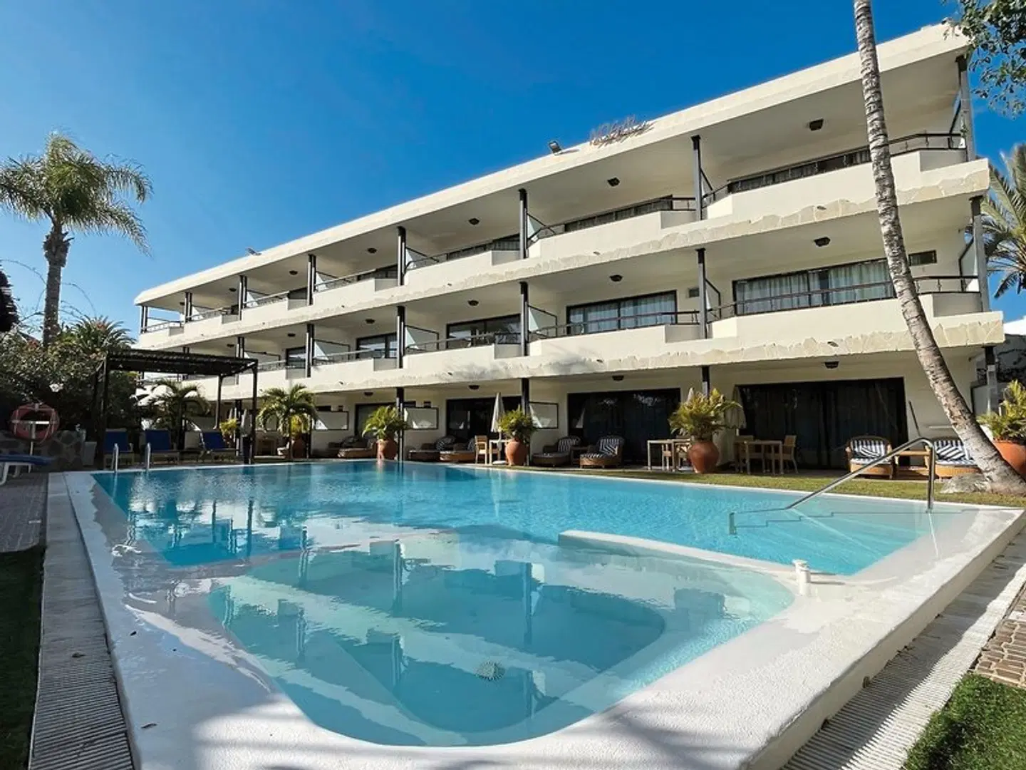 Nogal OUTDOOR_POOL